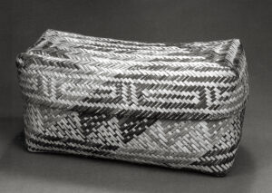 Lottie Stamper (1906–1987), basket with lid, rivercane, c. 1940. Qualla Arts and Crafts Mutual, Cherokee, North Carolina, QACM_Stamper_Lottie_03 (Photo: Indian Arts and Crafts Board)